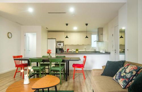 Clean & Very Comfortable Apartment - Photo 3