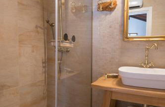 Luxury Villa Nature with heated private pool, sauna & fire pit, a short walk to the beach - Photo 79