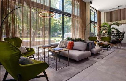 Balcony View and King Beds Walk to Golden 1 Center - Foto 17