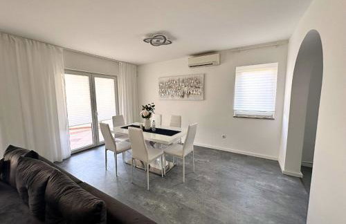 Apartmani Adriana - Photo 39