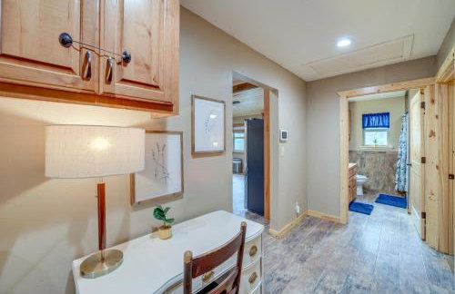 Clayton Cabin with Wraparound Deck Steps to Lake! - Foto 17