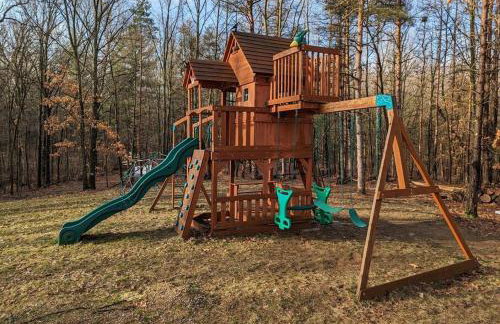 The Hopkins Hideaway - 40 Acres with trails, Arcades, Hot Tub, Fire Pit - Foto 40