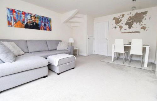 Walk to Liverpool Airport - Luxury Stay with EV Charge - Fast WiFi - Foto 8