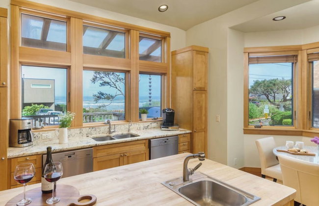 The Castle Rock Estate by Avantstay Steps From Arch Cape Beach w/ Hot Tub & Sauna - Foto 135