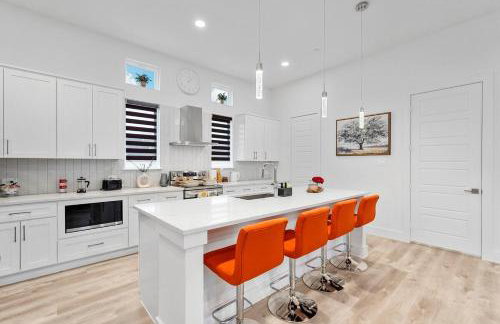 Modern 2BR l Pet-Friendly l Private Baths - Foto 18