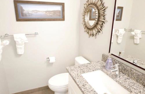 Stunning Logan Circle Apt - With Parking - Photo 15