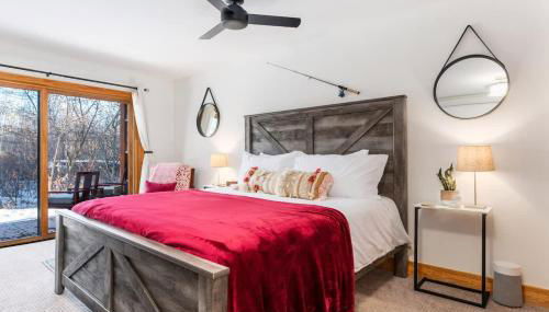 Basecamp Stays: Upscale Getaway Shuttle Hot Tubs - Foto 2