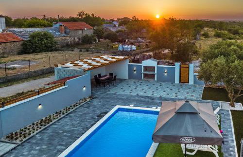 Countryside holiday home - pool - big terrace - Foto 23