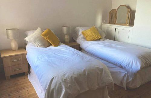 No43: Versatile 4BR coastal home with summer house - Foto 4