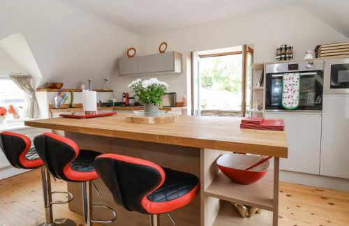 Coach House - Photo 8