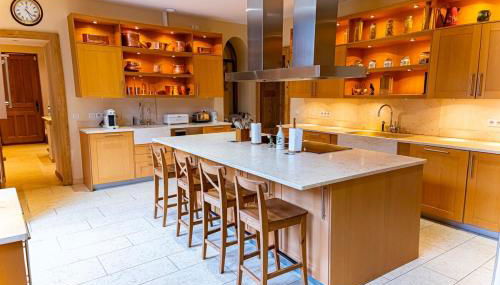 Chateau d 'Echenevex, Geneva - Foto 2