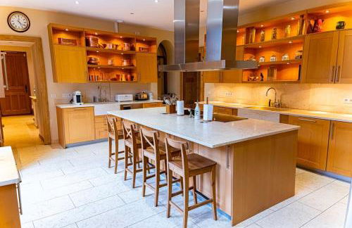 Chateau d 'Echenevex, Geneva - Foto 2