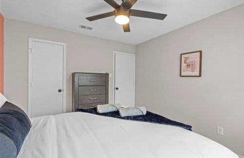 DFW Retreat - Pool, Spa & Minutes to Dallas & Fort Worth - Photo 19