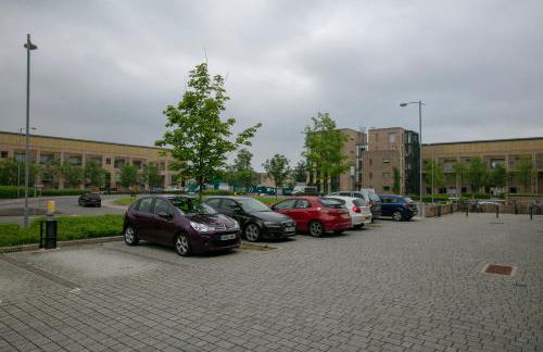 Modern & Exquisite Trumpington Townhouse with Parking & 5 mins to Papworth hospital - Foto 8