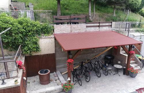 Under the Hill 2 - Foto 27