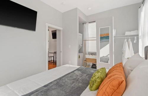 Sleep like a King - OTR- Free Light Rail ! - Foto 16