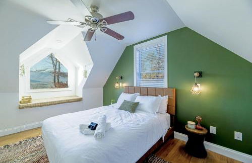 Ridgetop Hideaway 12-Guest Oasis with Hot Tub & Epic Views Near Winery Tours & Trails - Pets are allowed by request - Foto 12