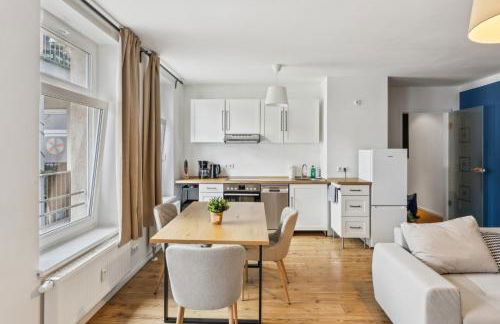 Erholsame Wohnung mit Balkon und Einbauküche im Herzen Leipzigs - Foto 1