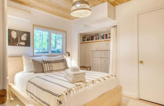 A-frame Retreat Chic and Modern Forest Views, Hammock, Outdoor Dining, Decks - Foto 25