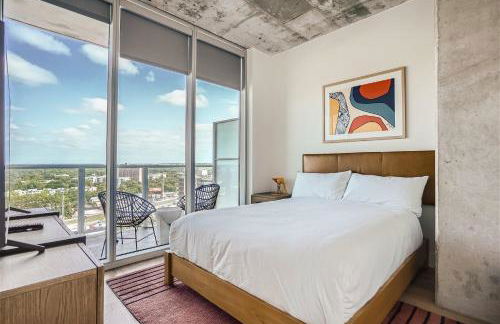 Modern Downtown Condo - Rooftop pool - Top Amenities - Foto 15