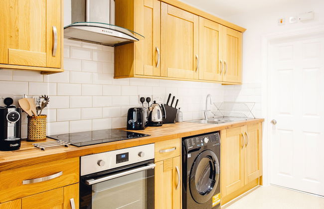 2 Bed Apartment Right on Trafalgar Square - Photo 21