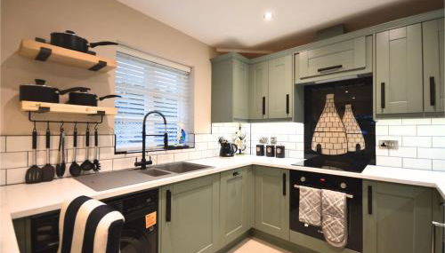 New Two Bedroom Suite - Walk to Trentham Gardens! - Foto 5