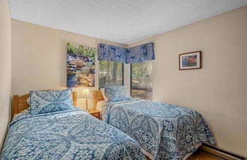 Fox Hollow - Hot Tub, Wifi, Pet Friendly, Screen Porch, Deck, Recreation Center, Pool Access, Golf Nearby, Hiking, Grill, Fireplace, King Bed - Foto 43