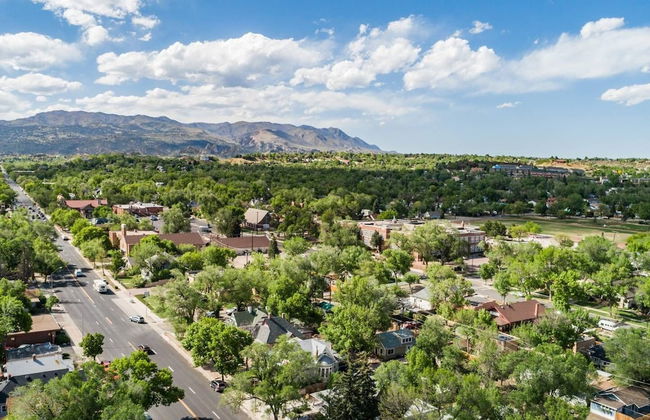 Whimsical Flat Color Unique & Chic Boutique - Foto 21