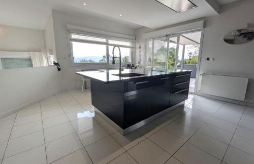 Luxurious Villa with Pool - Foto 31