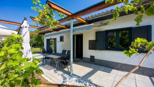 Lovely Cottage with Jacuzzi - Foto 3, Garden