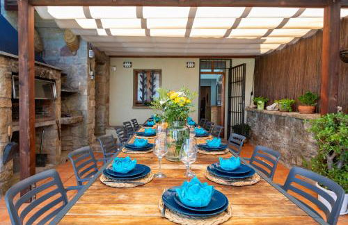 21 Sleeps Private Pool Villa & BBQ Near Barcelona - Foto 16