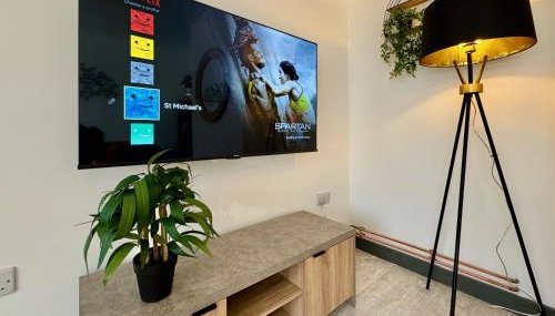 Sandringham House - Great for Contractors or Family Holidays - Photo 3