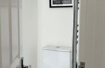 Stylish Caversham Town-House Free Parking & Garden - Photo 22