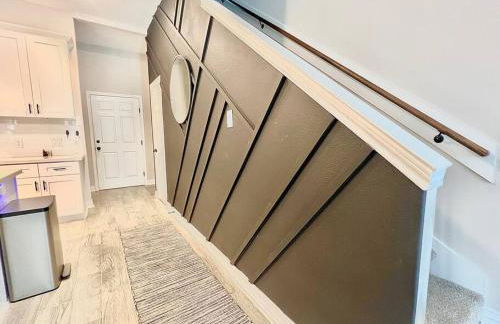 Black and White Retreat 8min to downtown - Foto 6