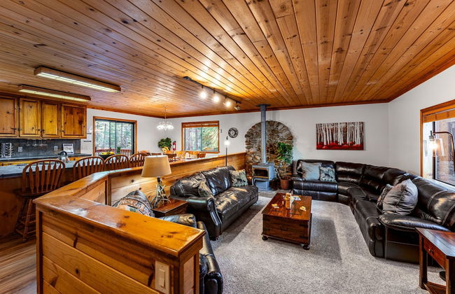 Whiskey Springs by Avantstay Classic Cabin Near Tahoe Donner Ski Area - Foto 8