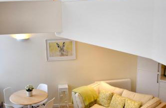 WEE SUZIE STAYS - Stunning George St Apartment - Foto 13