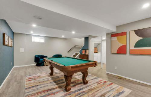Chic Family Retreat with Game Room backyard with fire pit and minutes to Downtown! - Photo 11