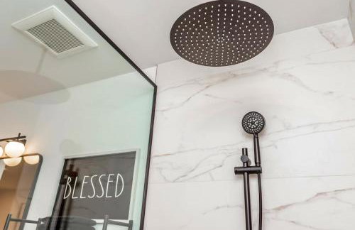 Ultra Modern Luxury - New Construction 4 Bedrooms - Photo 57