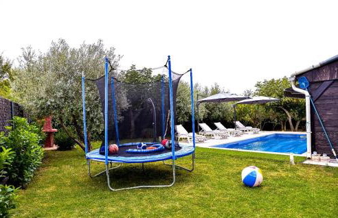 Stunning Home In Smokovic - Photo 15