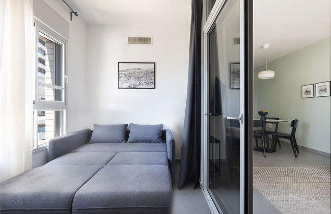 Bauhaus Boutique by TLV2rent - Photo 23