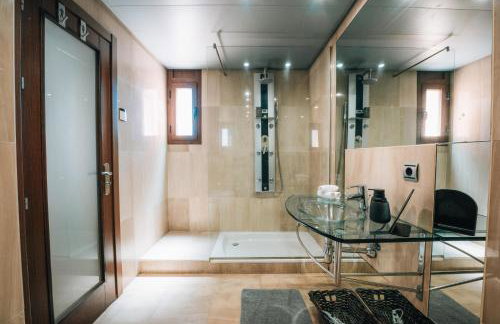 Luxury 3 Bedrooms, Private Heated Pool - EHHouse - Foto 23