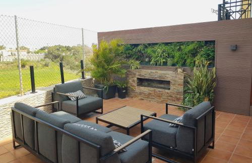 3 BDR House near La Zenia PRIVATE lounge terraces, fire places, BBQ, kitchen, parking - Foto 5
