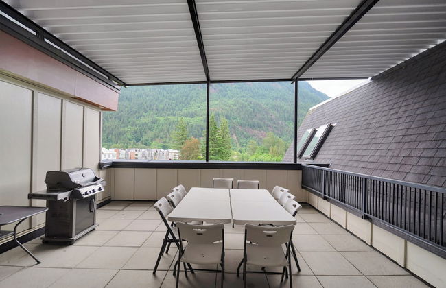 Charming 1BR Lakeside - Photo 15