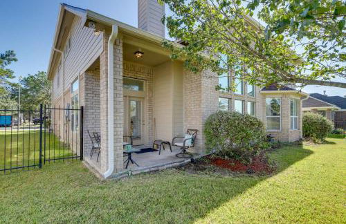 Lake-View Home with Pool Access in Legends Ranch! - Foto 33