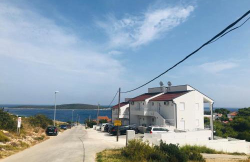 EllaVis Apartments - Photo 32