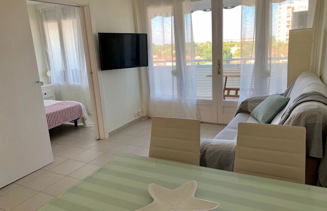 Edicifio Doctor Cuchi - Photo 1