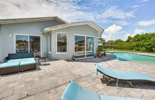 Sunset Views and Hot Tub Lakefront Holiday Retreat! - Foto 28