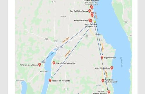 Anthony Beach - Seneca Lakefront Retreat w Covered Dock Lounge Area - Hot Tub & Fire Pit - Pets OK - Foto 21