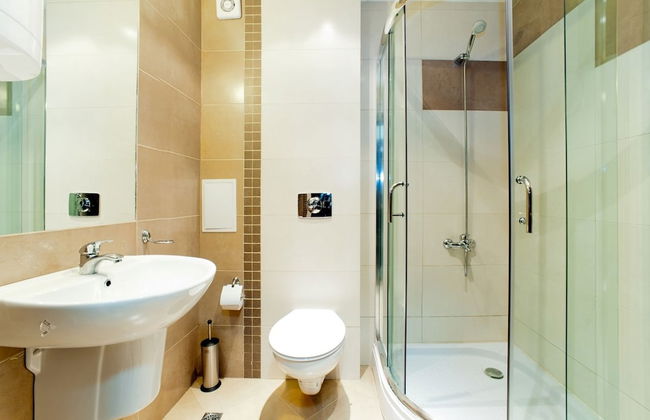 Cornelia Deluxe Residence - Photo 35