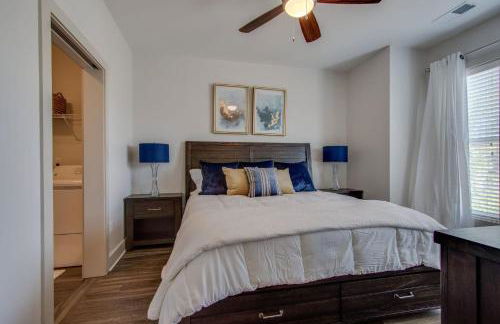 New East Nash - King Bed Short Drive to Dwntwn - Foto 15